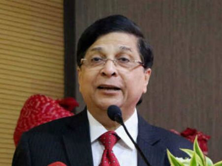 సుప్రీంకోర్టు సీజే అభిశంసన కోరుతూ విపక్ష ఎంపీల నోటీసు