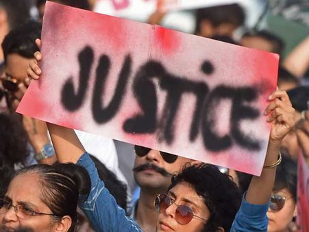 కథువా రేప్: మహిళలంటే అంత చులకనా?, ఆ లాయర్ అభ్యంతరకర కామెంట్స్