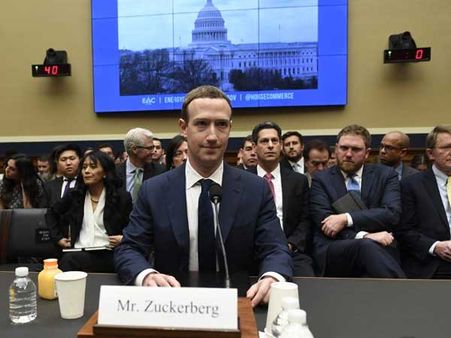 ఫేస్‌బుక్ డాటా లీకేజ్: జుకర్‌బర్గ్‌కు చుక్కలు చూపిన సెనేటర్లు, ప్రశ్నలతో ఉక్కిరిబిక్కిరి