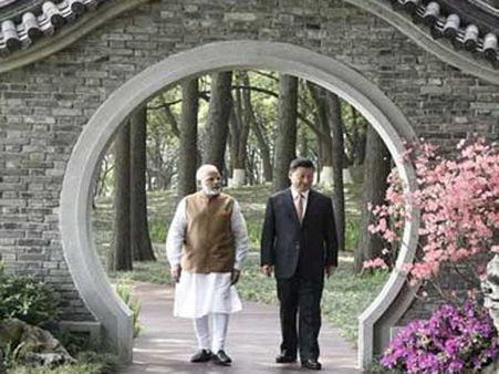 పాకిస్థాన్‌కు షాకిచ్చిన మోడీ చైనా పర్యటన: చాయ్ పే చర్చ, కీలక అంశాల ప్రస్తావన