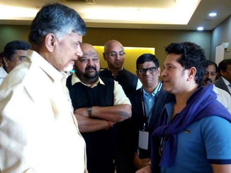 సింగపూర్ లో చంద్రబాబుతో సచిన్ టెండూల్కర్ సమావేశం