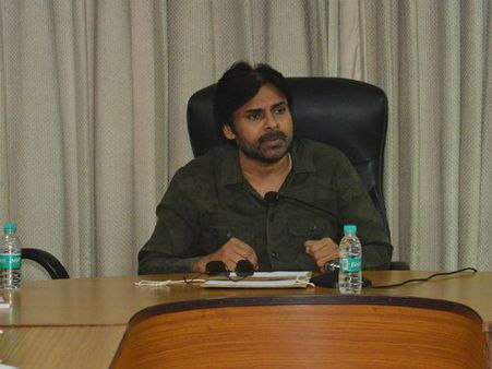 పవన్ కళ్యాణ్ టివి ఛానెల్!...పేరు జె టివి?...నిజమేనా?