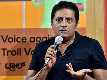 ప్రధాని నరేంద్ర మోడీకి మతిభ్రమించింది, కన్నడిగనా, సినీ నటుడు ప్రకాష్ రాజ్ ఫైర్!