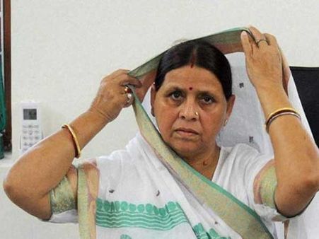 రైల్వే టెండర్ కేసు: రబ్రీ నివాసంలో సీబీఐ సోదాలు, 4 గంటలపాటు తేజస్వి విచారణ