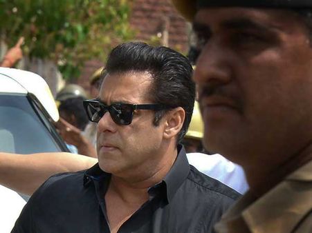 కృష్ణజింకలను వేటాడిన కేసులో సల్మాన్ ఖాన్‌ను దోషిగా తేల్చిన కోర్టు, ఐదేళ్ల జైలు శిక్ష