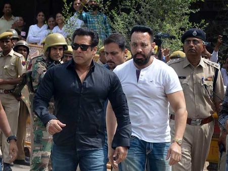 కృష్ణ జింకల కేసు: సల్మాన్ ఖాన్‌కు బెయిల్ మంజూరు, రూ.50వేల పూచీకత్తు