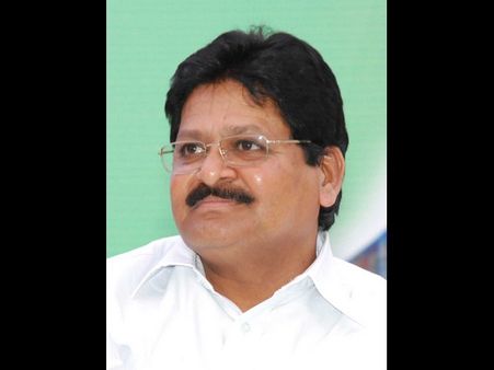 లిస్ట్ సిద్ధమవుతోంది, అధికారంలోకి రాగానే భరతం: కలెక్టర్ కంటతడి, సర్వేపై కేసు