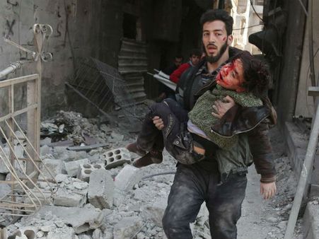 దారుణం: విష వాయువులతో సిరియాలో దాడి, 42 మంది మృతి