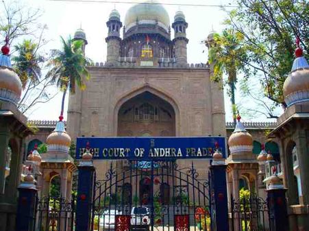 గవర్నర్ పేరు తొలగిస్తేనే విచారణ: మంత్రులను నియంత్రించాలన్న పిటిషన్ పై హైకోర్టు