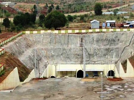 కడప: తుమ్మలపల్లి యురేనియం ప్రాజెక్ట్ వద్ద రైతుల నిరసన...ఉద్రిక్తత