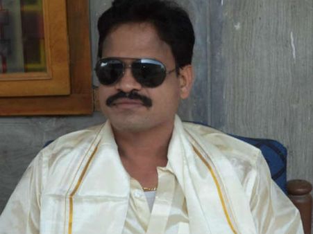 సంచలనం:ఆవులను సంరక్షణ కోసం పంపితే...అమ్ముకున్న పశువైద్యుడు;అరెస్ట్