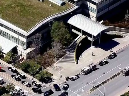 కాల్పుల మోత: ఉలిక్కిపడ్డ యూట్యూబ్.. తనను తాను కాల్చుకున్న మహిళ