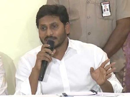 5 కోట్ల మంది ప్ర‌జ‌ల కోసం...వైసిపి ఎంపీలు త్యాగం చేశారు:వైఎస్ జ‌గ‌న్‌