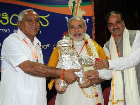 బీజేపీకి మద్దతు ఇచ్చిన కేపీజేపీ ఎమ్మెల్యే, బీజేపీలో చిగురిస్తున్న ఆశలు, కాంగ్రెస్, జేడీఎస్ అలర్ట్!