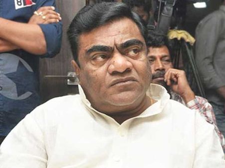 అందోల్‌లో బాబు మోహన్‌కు చేదు అనుభవం