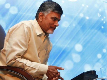 మళ్లీ ఫోన్ ట్యాపింగా?...చంద్రబాబు అనుమానం:కమ్యూనికేషన్ సిస్టంలో పూర్తి మార్పులు