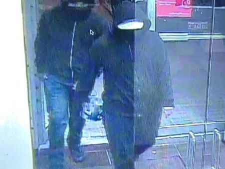 కెనడాలోని ఒంటారియోలో ఇండియన్ రెస్టారెంట్ వద్ద బాంబు పేలుడు