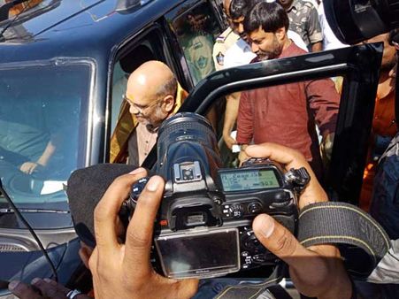 టీడీపీలో గూండాలు-తరిమి కొడతారు: ఏపీ‌లో పొలిటికల్ హీట్ పెంచిన ‘అమిత్ షా’పై దాడి