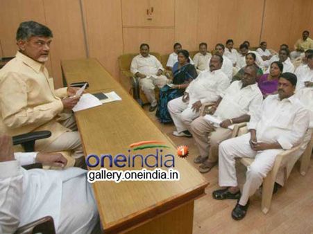 ఉపఎన్నికలు వస్తున్నాయి...తడాఖా చూపిస్తాం:చంద్రబాబు సంచలన వ్యాఖ్యలు