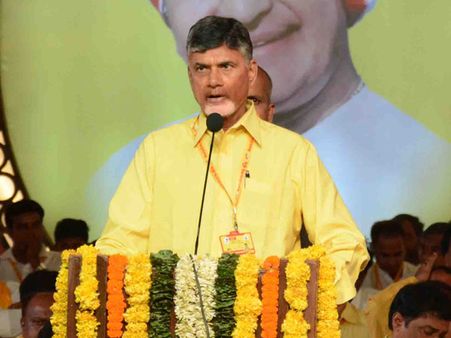 జగన్ కేసు దర్యాఫ్తు చేసిన అధికారి ఇప్పుడు ఏపీలో తిరుగుతున్నారు, ఆయన చెప్తారు: లక్ష్మీనారాయణపై బాబు