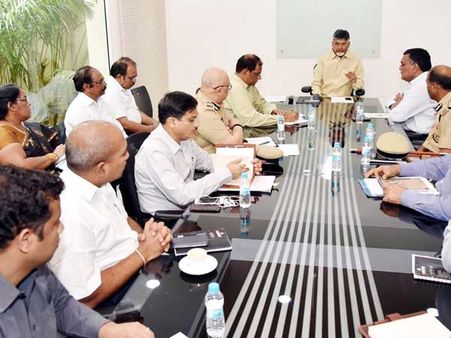 బోట్ ప్రమాదం: నది నుండి లాంచీ వెలికితీత, లాంచీలోనే మృతదేహలు, బాబు సందర్శన