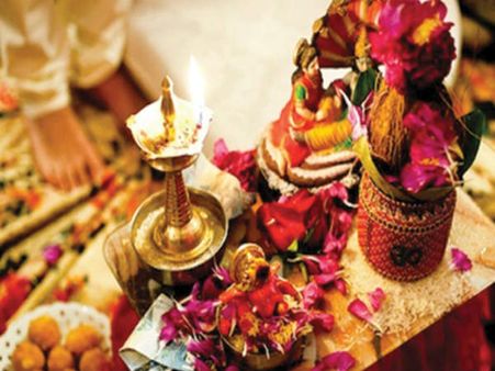 వాస్తు: గృహానికి దిశ మారితే ఎలాంటి శుభాశుభ ఫలితాలు ఉంటాయో తెలుసా?