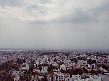 'కూల్.. కూల్..'గా హైదరాబాద్: తేలికపాటి జల్లులతో చల్లబడ్డ వాతావరణం