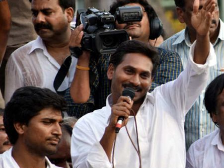 చంద్రబాబు అప్పటి ప్రకటన గుర్తుచేసిన జగన్...ఆయనొస్తే బాగుంటుందని!