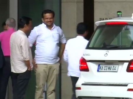 కర్ణాటక ఎపిసోడ్: ఆ ఎమ్మెల్యేలకు బస, పార్క్ హయత్ హోటల్‌లో సౌకర్యాలు