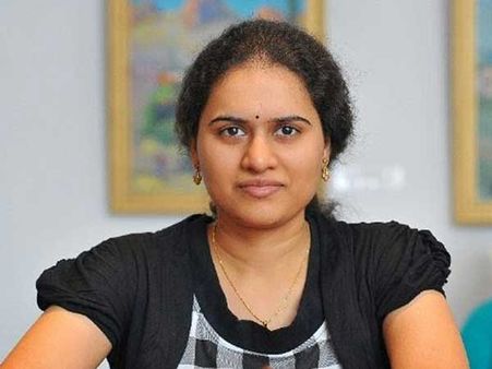 ఖబడ్దార్: బాబు, ఇలాంటి సభలో పాల్గొనాల్సి వస్తుందనుకోలేదు: కోనేరు హంపి