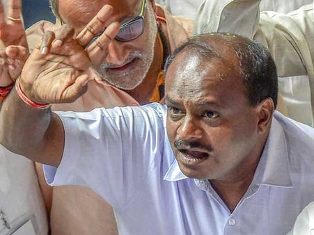 కర్ణాటక సీఎంగా కుమారస్వామి, డేట్ ఫిక్స్: తిరుగుబాటు నేతలకు సినిమా, మంత్రి పదవులు!