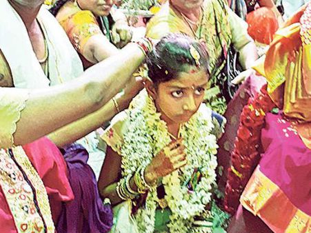 8ఏళ్ల బాలికతో శ్రీవారి కల్యాణం: రాయదుర్గంలో ఏళ్లుగా కొనసాగుతున్న సాంప్రదాయం