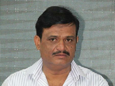 బెంగళూరు ఆర్ఆర్ నగర ఎన్నిక వాయిదా, అమిత్ షా కక్షకట్టారు రూ. 95 లక్షలు, నాయుడు ఫైర్!