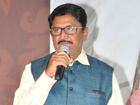 అంత తెలివి తక్కువవాడిని కాదు: వెంకన్న చౌదరి వ్యాఖ్యలపై వివరణ ఇచ్చిన మురళీ మోహన్