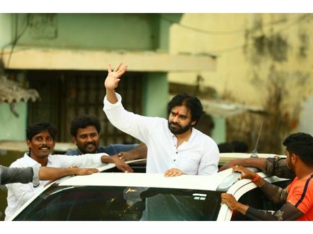 మాకు రక్షణేది?, సీఎం కావాలని..అన్నింటికీ సిద్ధపడే: చంద్రబాబు ‘కొనుగోళ్ల’పై పవన్ ఆగ్రహం