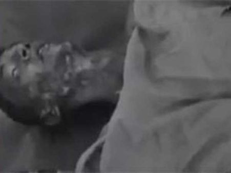 సెల్ఫీ పిచ్చి:గూడ్స్ రైలు ఎక్కి...కరెంట్ షాక్ తో ప్రాణం మీదకు!