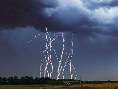 ఏపీకి పిడుగుల గండం: నేడు, రేపు కోస్తాంధ్ర 'బీ అలర్ట్'!..