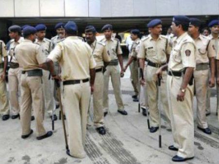 పోలీసు కొలువుల జాతర: 18వేల ఉద్యోగాలకు నోటిఫికేషన్ విడుదల