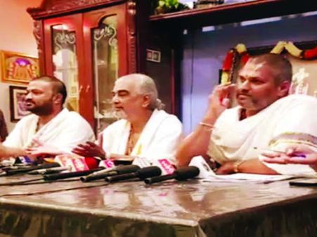 టిటిడి అధికారులపై రమణదీక్షితులు ఆగ్రహం:తిరుపతి మీడియాపై నమ్మకం లేదని చెన్నైలో ప్రెస్ మీట్