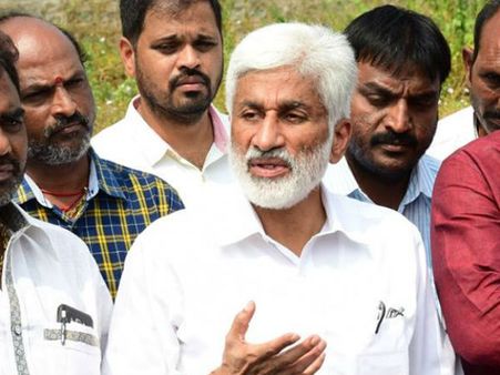 మంత్రి గంటా గోడ మీద పిల్లి...ఇప్పుడు వైసిపితో టచ్ లో:విజయసాయి రెడ్డి