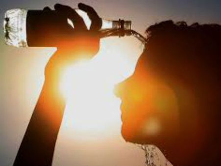 బి అలర్ట్:ఓ వైపు ఎండలు...మరోవైపు పిడుగులు;ఎపిలో విచిత్ర వాతావరణం