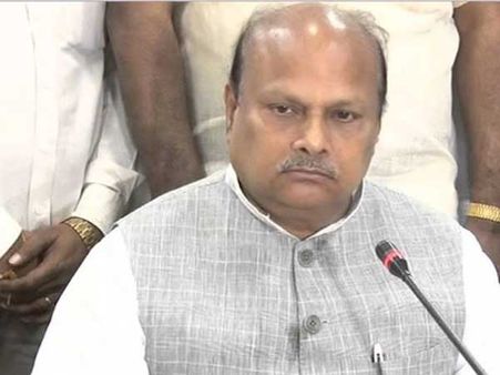 యనమలా?...ఎందుకిలా?...ఎవరూ అడగకుండానే వివరణలు...