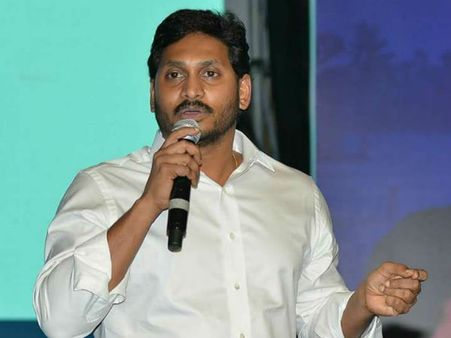 ఎన్టీఆర్ మొదటి భార్య బంధువే చెప్పారు.. అంతా కలిసి వేధిస్తున్నారట: భూకబ్జాలపై జగన్