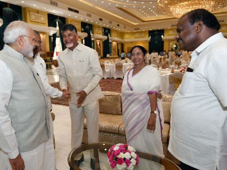 నీతి అయోగ్: బాబు మాట్లాడుతుంటే అడ్డుకున్న రాజ్‌నాథ్, నితీష్-మమతల మద్దతు