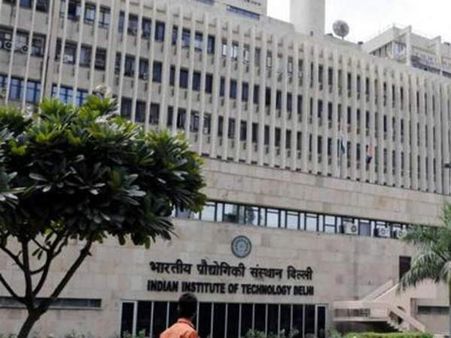 భవనంపైనుంచి దూకి ఢిల్లీ ఐఐటీ పూర్వ విద్యార్థి ఆత్మహత్య