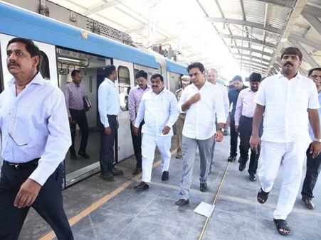 జూలై చివరి నాటికి మెట్రో ఫేజ్ 2, మెట్రో ఛార్జీలు ఎక్కువ అనడం సరికాదు: కేటీఆర్
