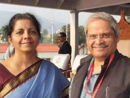 జగన్‌పై అనవసరంగా, టీడీపీ నేతల వ్యాఖ్యలే: పరకాల రాజీనామా వెనుక మరో కోణం!