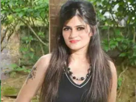 ఆర్మీ మేజర్ దారుణం: పెళ్లి చేసుకోలేదని మరో మేజర్ భార్య హత్య, వివాహేతర సంబంధం!