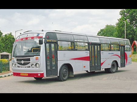 బెంగళూరు సిటీ బస్సులో దారుణహత్య, ఆంధ్రప్రదేశ్ తండ్రి, కోడుకులు అరెస్టు !