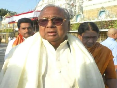 ప్రత్యేక హోదా ఆంధ్రుల హక్కు:తెలంగాణా కాంగ్రెస్ నేత వి. హనుమంతరావు